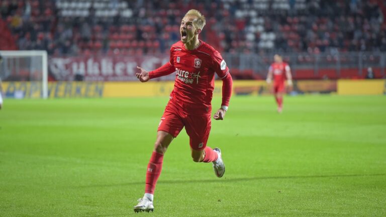 ČEŠI V ZAHRANIČÍ: Černý v Twente ožívá, daří se Barákově Veroně
