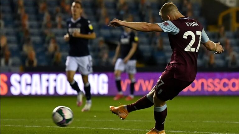 Matěj Vydra prodloužil smlouvu v Burnley