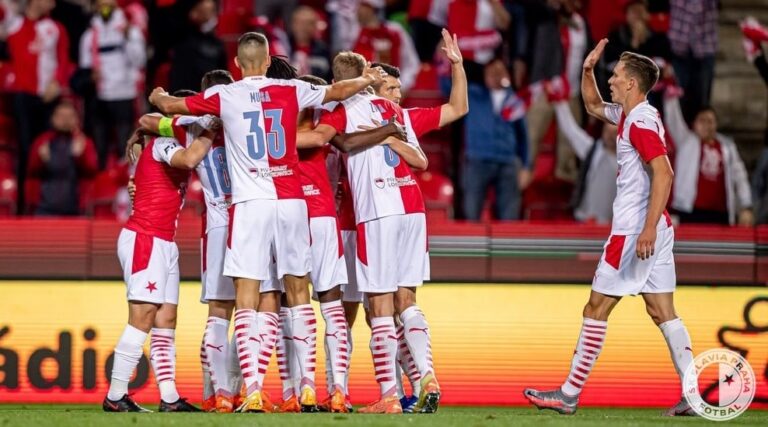 Zítřejší zápas Slavie bude s diváky!