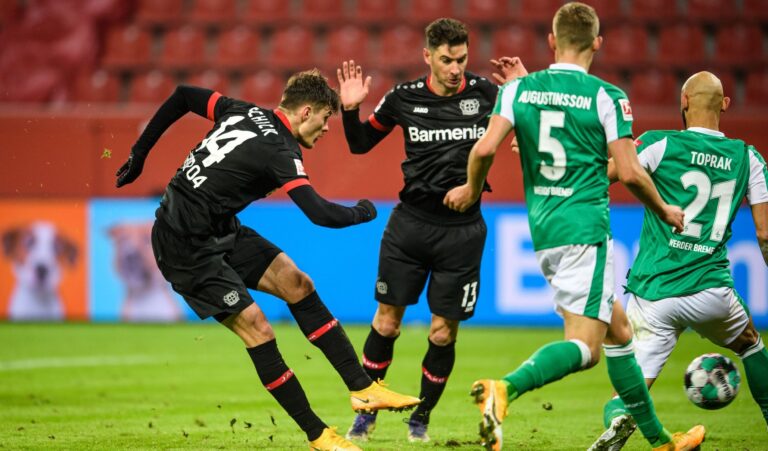 Schickův Leverkusen ztrácí formu