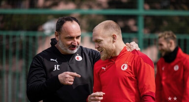 Mick van Buren na rozcestí. Odchod nebo prodloužení smlouvy?