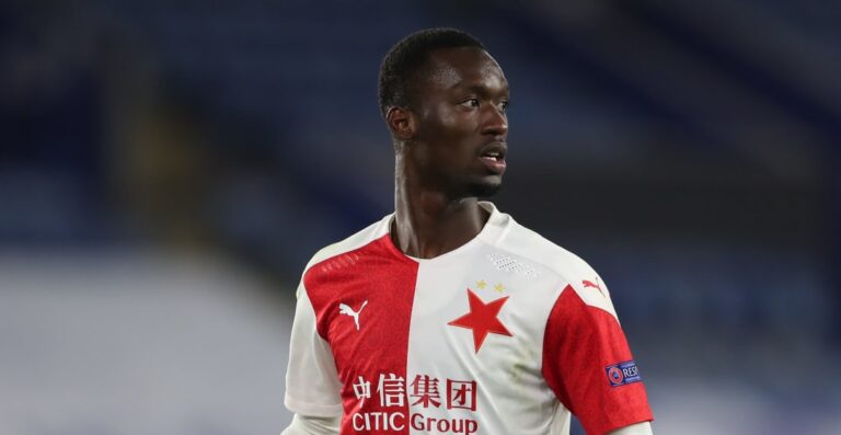 Podepsat a čau! Simu čeká po přestupu Championship