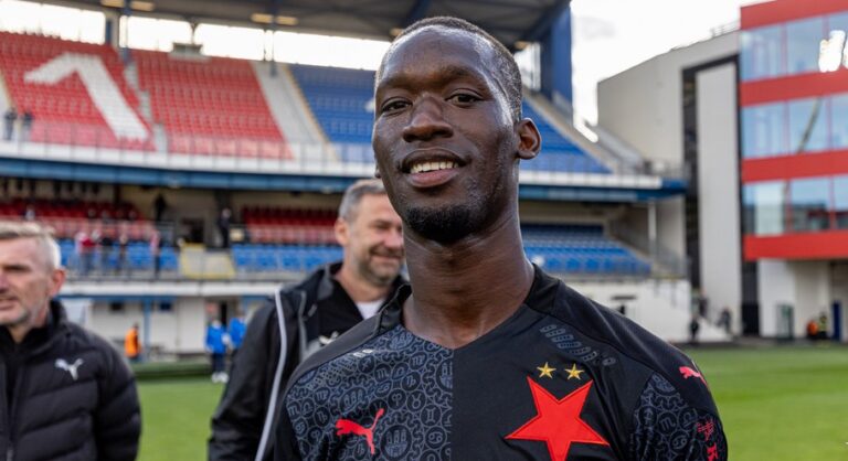 Happyend pro Simu! Senegalská pohádka bude pokračovat v Anglii