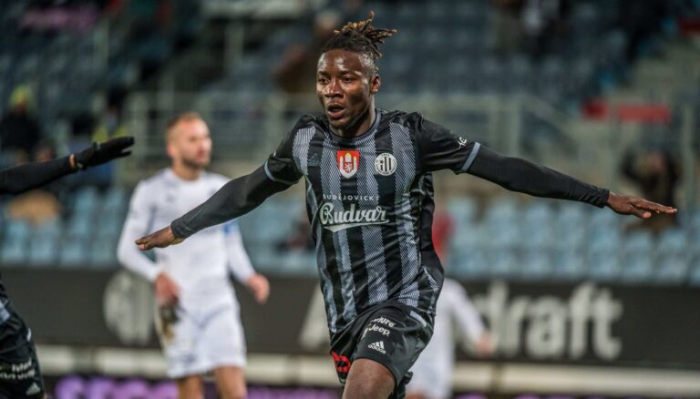 Zímní bitva o podpis! Bassey se stal cílem Sparty i Slavie