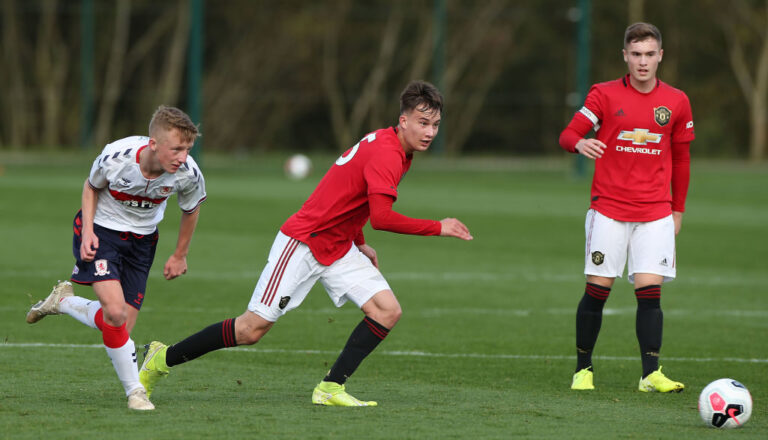 Slovenský talent září v Manchesteru United a láká pozornost evropských klubů