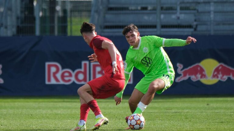 Další krok k Bundeslize. Ambros prodloužil smlouvu s Wolfsburgem