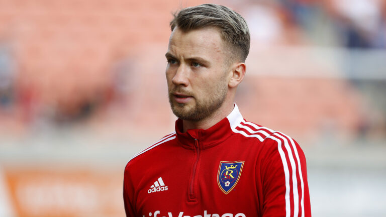 Vrátí se Rusnák do Evropy? Zájem mají týmy z Premier League