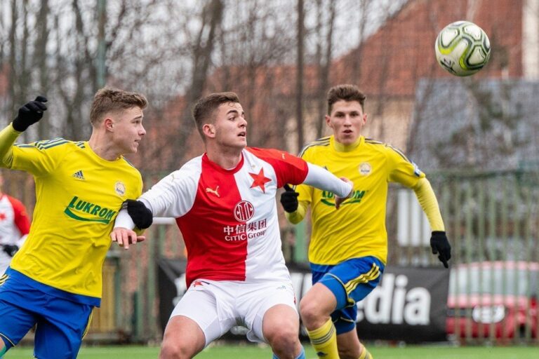 Kuchta uvolnil místo v útoku Slavie! Dostane šanci i hvězda druhé ligy Alijagič?