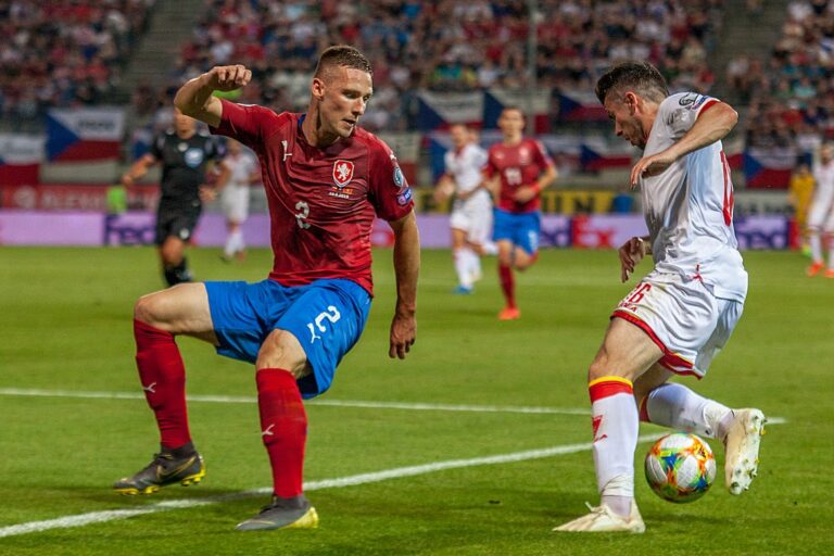Jaká byla Kadeřábkova reprezentační kariéra a jak velkou komplikací je jeho konec před baráži?