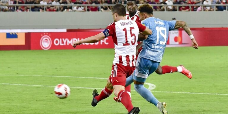 Ak Slovan nadviaže na prvý zápas, môže Olympiakos poraziť