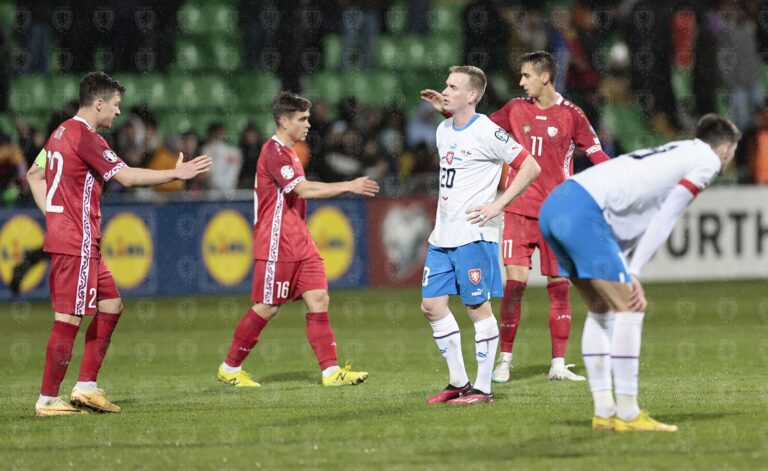 KOMENTÁŘ: Pane trenére, co ta střídání?