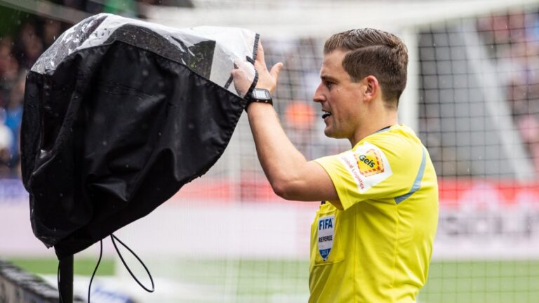 VAR opět k smíchu. Chyby v jeho řadách svědčí o naprostém diletantství