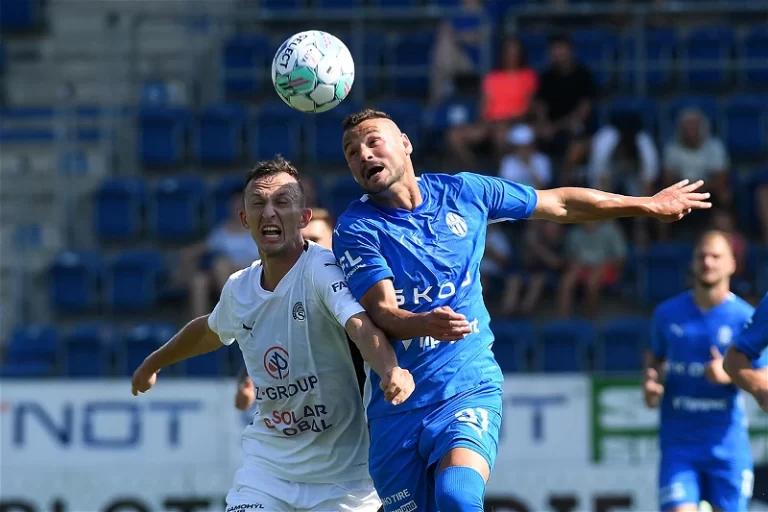 Vlažné Slovácko. Remízu zachránil až v nastavení Kalabiška