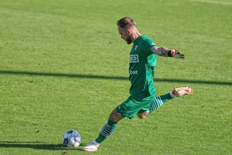 Holec ve formě! Vychytal Hradec i Plzeň, zatopil Baníku