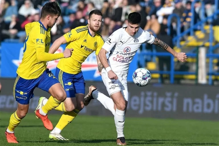 Slovácko podlehlo v krajském derby Zlínu. Chyběl zápal pro hru v oslabení