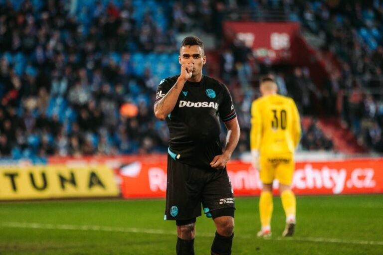 Baník zlobil, góly však nedával. Plzeň spasil Cadu