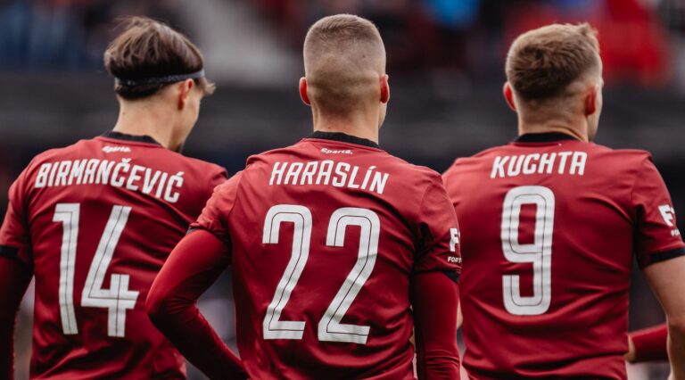 Zuřivý Sparťan: Probuzení útočného trojzubce?
