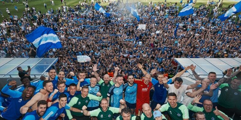 Slovan opäť oslavuje. Získal už šiesty titul v rade. Čo ďalej?