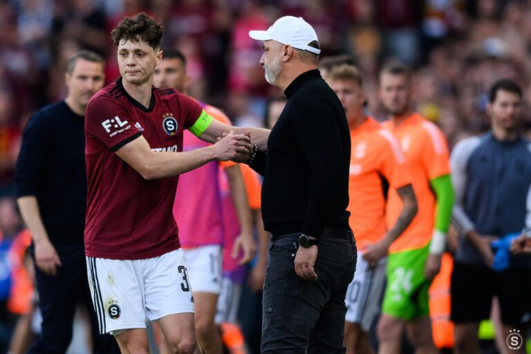 Zuřivý Sparťan: Derby! Měl dostat letenský kapitán „Fauliňiu“ rudou kartu?