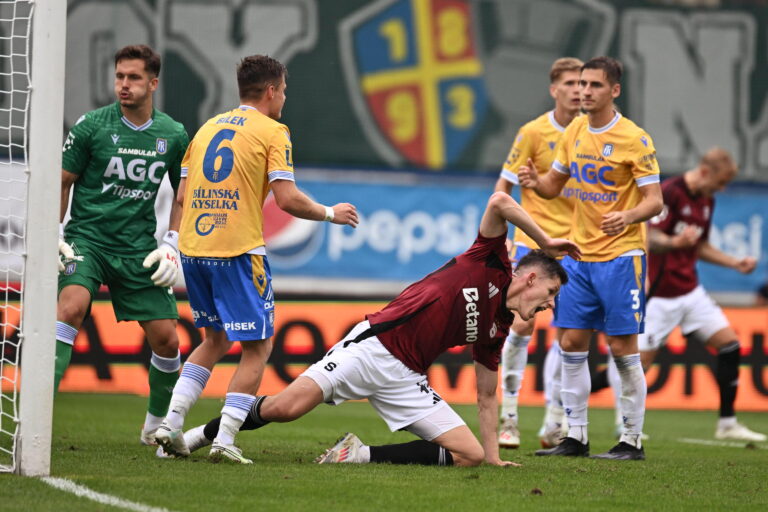 Sparta zvítězila i ve třetím soutěžním utkání, když porazila slabé Teplice