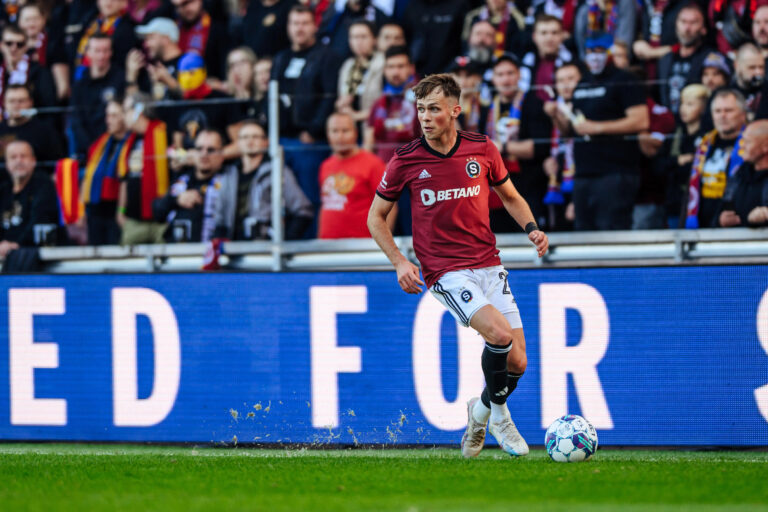 Zuřivý Sparťan: Čas letních okurek. Letenské (ne)přestupování