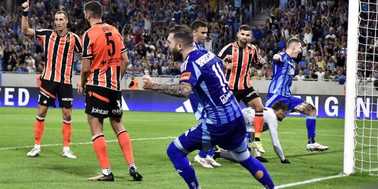 Slovan o krok bližšie k Lige Majstrov. Potešil výkon aj návšteva