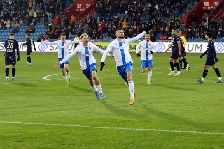 (Ne)pohodlné vítězství, ale Baník Ostrava je zase třetí! Rigo lídrem, Uchenna v posledním zápase za FCB