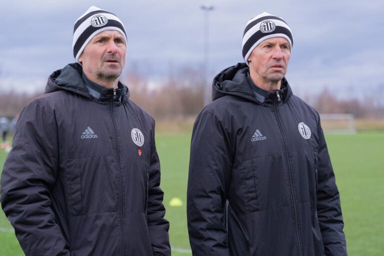 Na prvním tréninku Dynama se objevily nové tváře, přichází i nový ředitel. Fanoušci organizují smuteční pochod