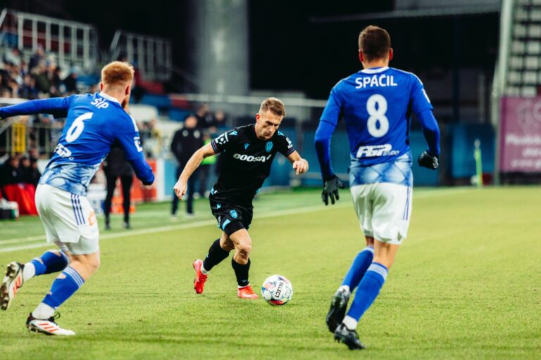 Sigma Olomouc vstřelila dva nejdůležitější slávistické góly sezony. Blíží se souboj Viktorie Plzeň a Sparty o druhé místo?