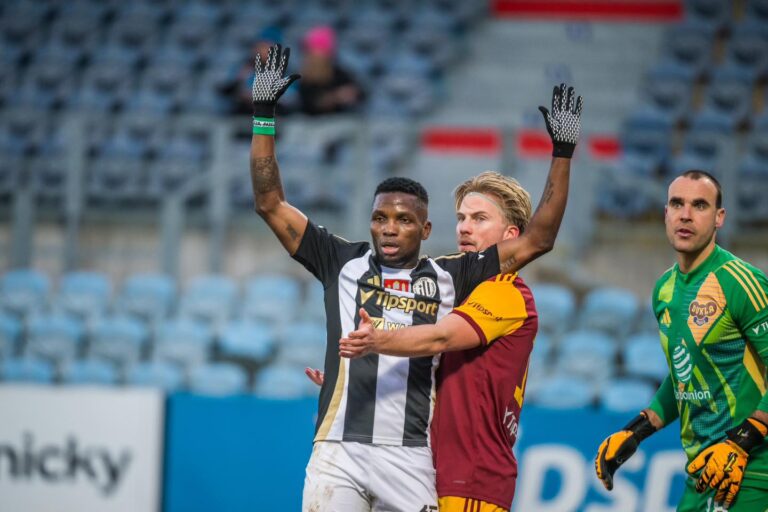 Souboj nejslabších týmů skončil remízou. Dynamo se přiblížilo druhé lize