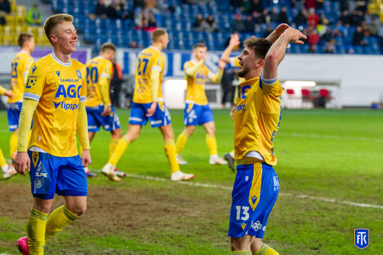 Teplice prohloubily propast k barážovým příčkám. Pardubice opět v útoku naprosto neškodné