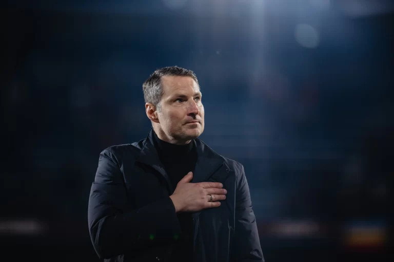 Na Letné se po sezoně jistě bude řešit trenérská otázka. Nastal čas pro jeden dánský comeback?