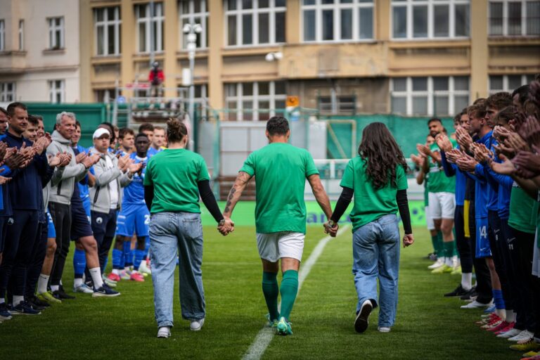 Hlasy z klokaní kapsy: Dojemná rozlučka čísla 4! Jindřišek končí jako nejstarší ligový střelec!