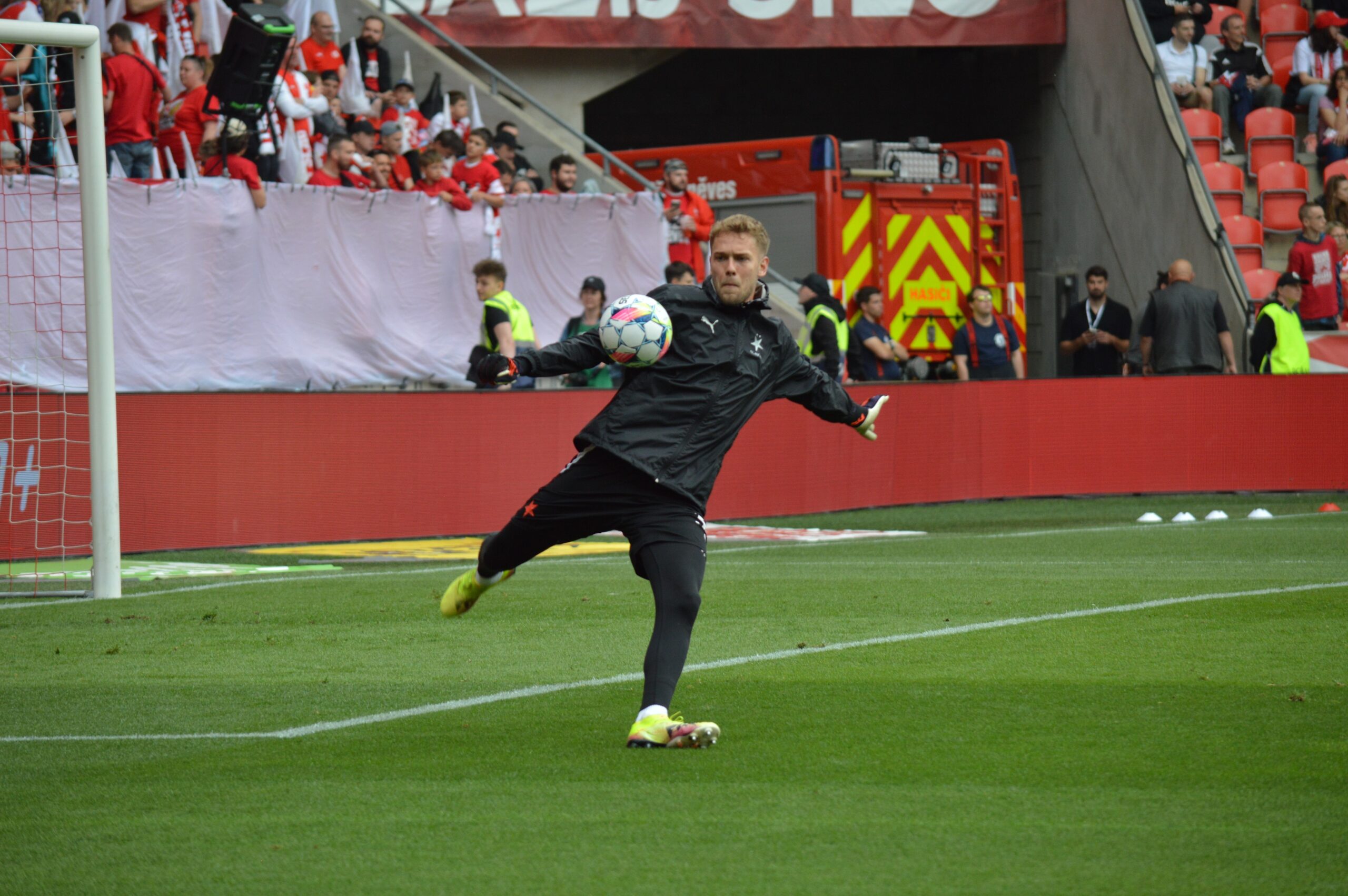 Slavia vyráží na první část soustředění s mnoha mladíky. Hvězdy se zapojí později