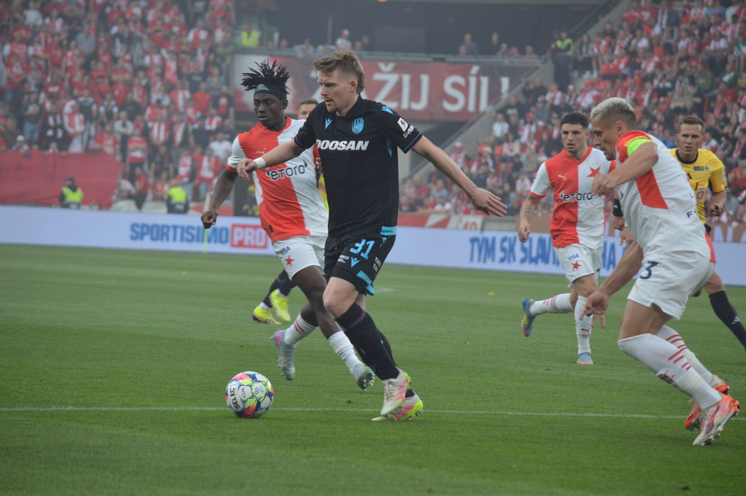 Slavia dominuje v některých statistikách týmů Top 10 lig. I další kluby či hráči se mohou pyšnit zajímavými daty