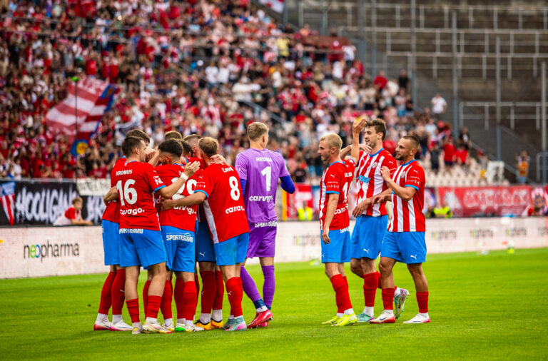 Hantec: Zbrojovka sejmula sparťanský béčka čistým válcováním. Na druholigový matroš byla fakt betálná atmoška!