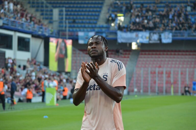 Rozpačitá Sparta si zahrávala. Uchenna nakonec sestřelil Duklu dvěma brankami