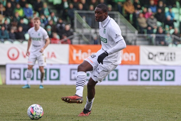 Může 22letý stoper z Karviné nahradit legendu Slavie?