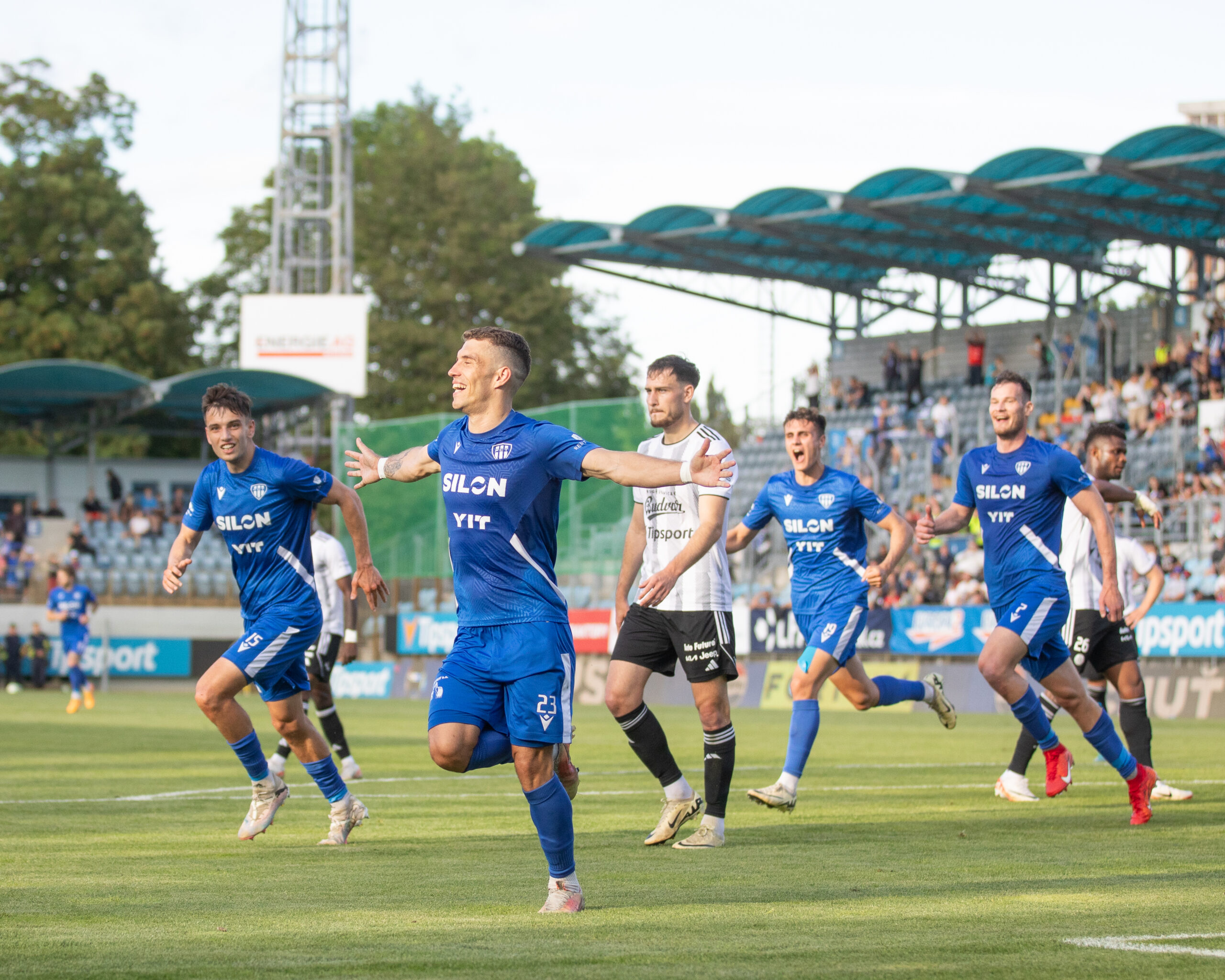 Blíží se jihočeské derby! Jak jsou na tom Dynamo s Táborskem a kdo je favorit?
