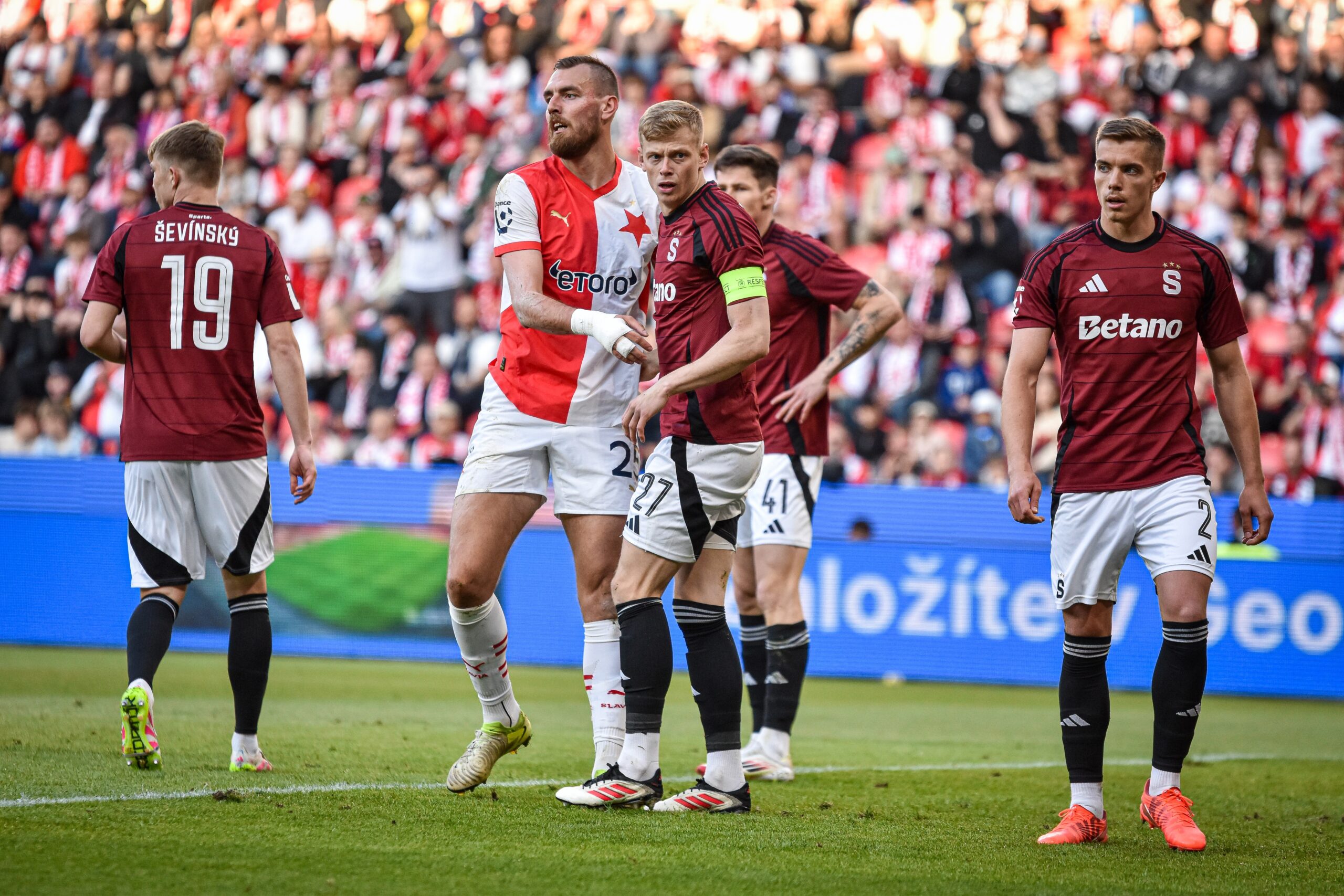 Rivalita pražských S i v evropských pohárech. Soupeření by mělo mít nějaké hranice