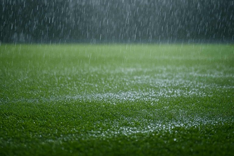 Byl první poločas utkání Rijeky se Spartou regulérní? UEFA se nemůže divit, že ji mnozí fanoušci nemají rádi