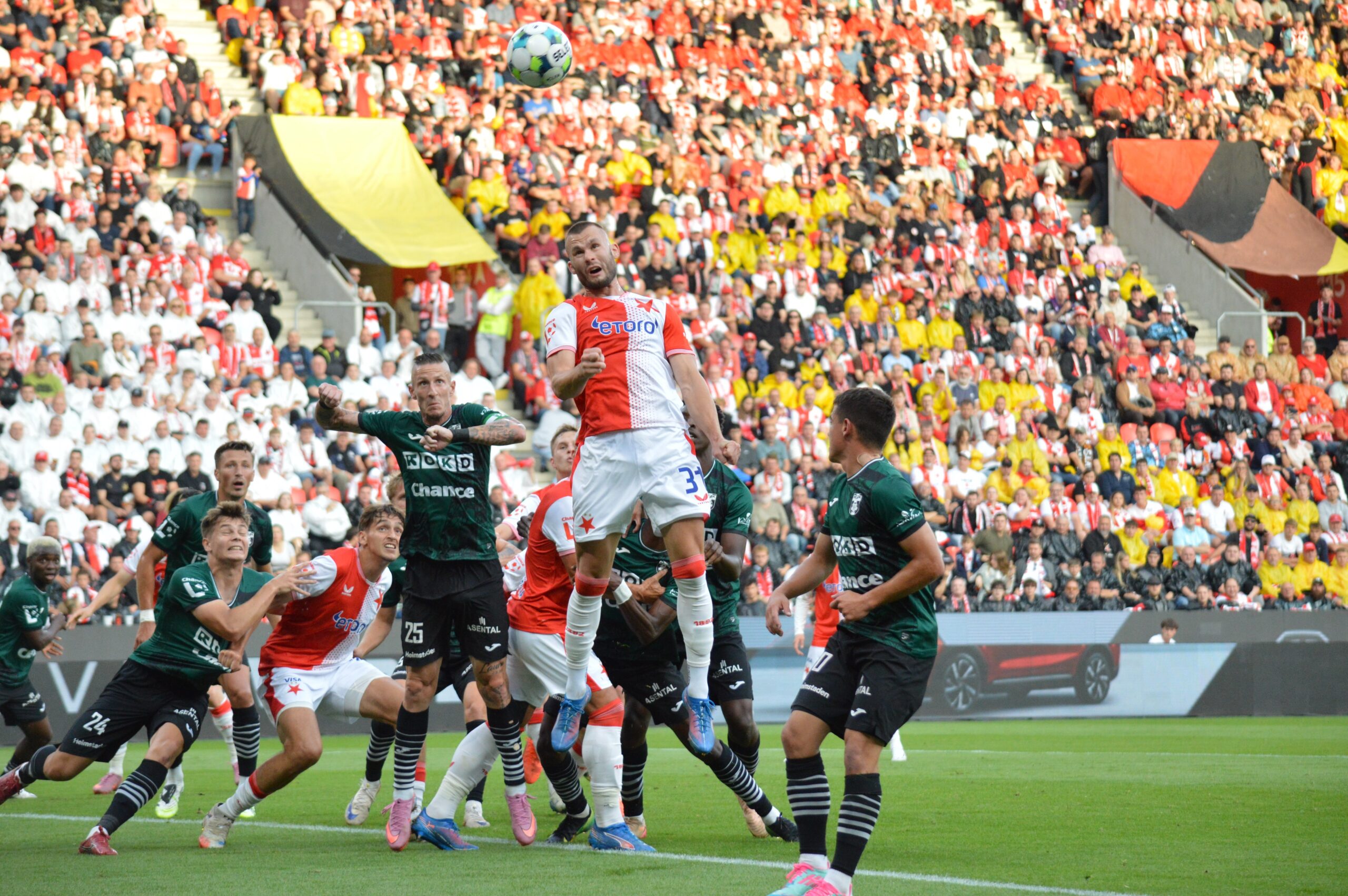 Haalandův bratranec vs. Prekop – koho si měla Slavia vybrat?