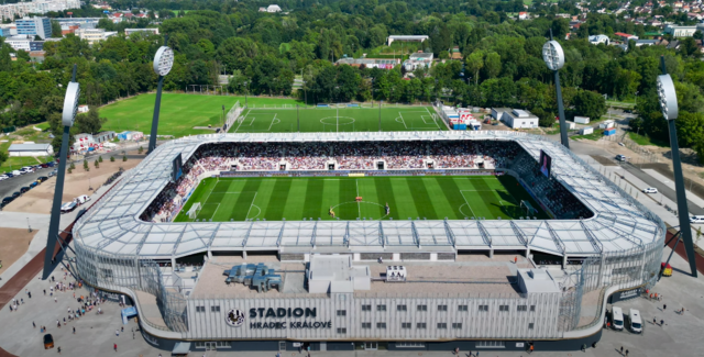 Po Pardubicích Hradec: Nedvědova skupina chce 89 % akcií