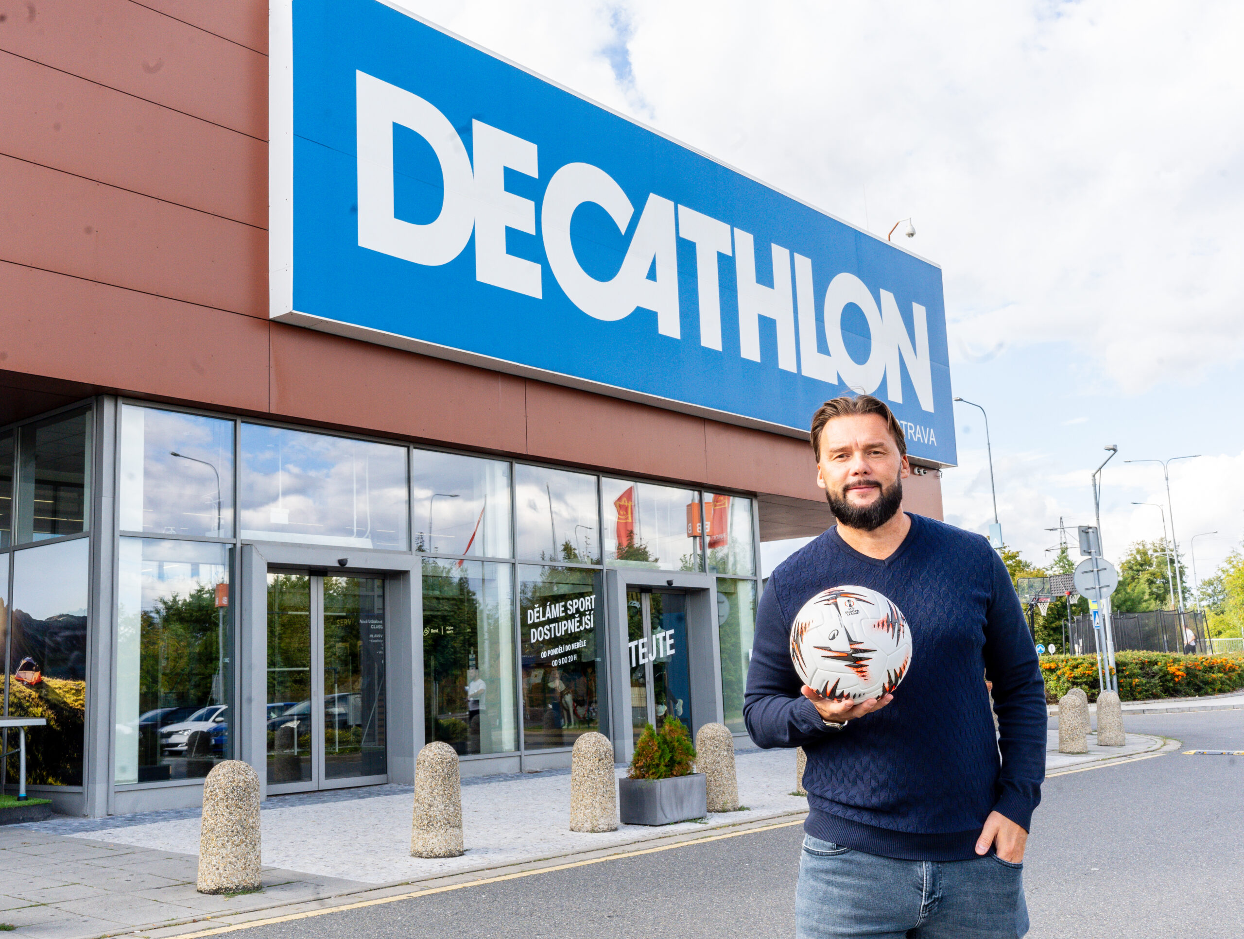 V Decathlonu budou již tento víkend evropské trofeje i fotbalové legendy