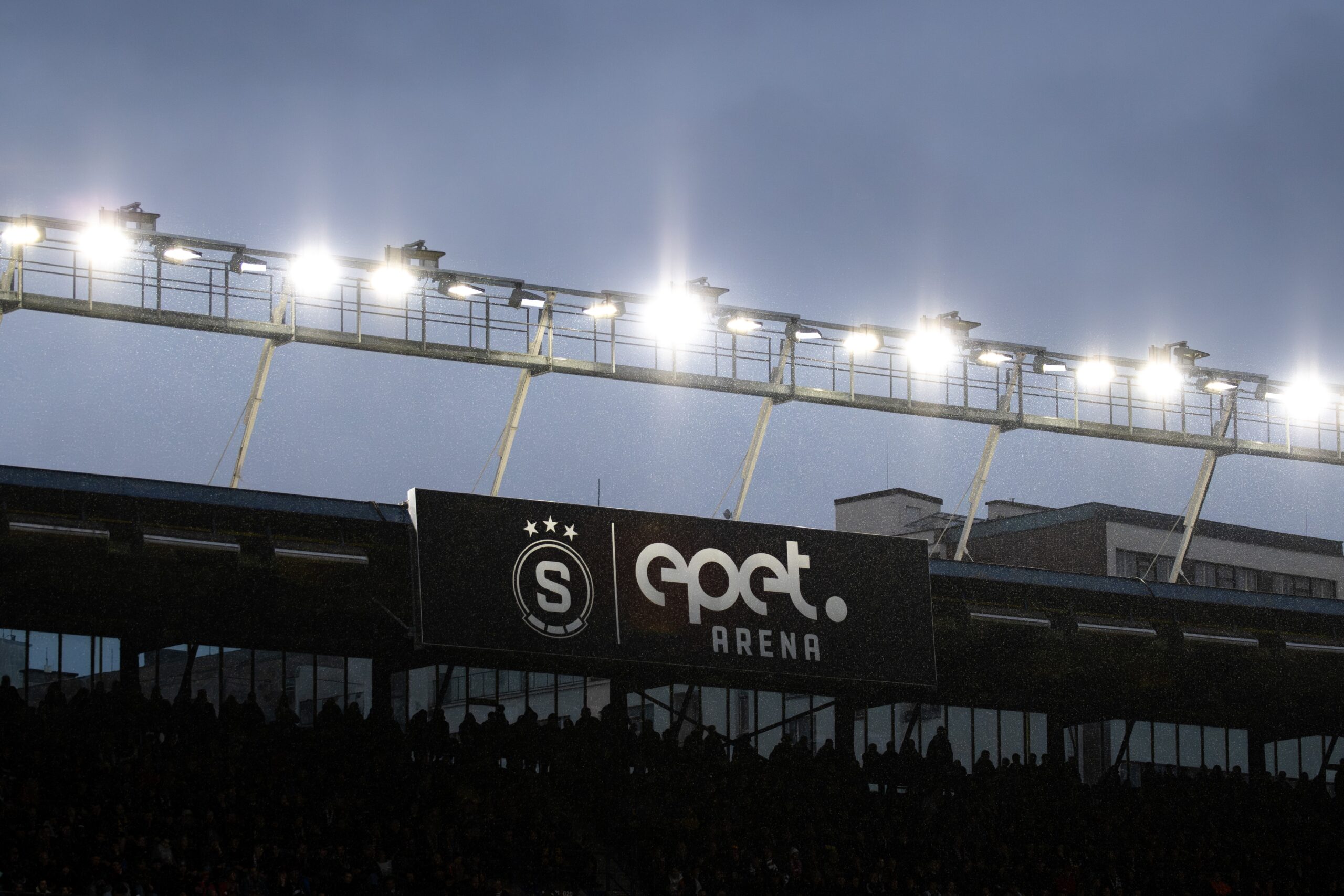 Majitel hokejové Sparty porazil majitele fotbalové Sparty