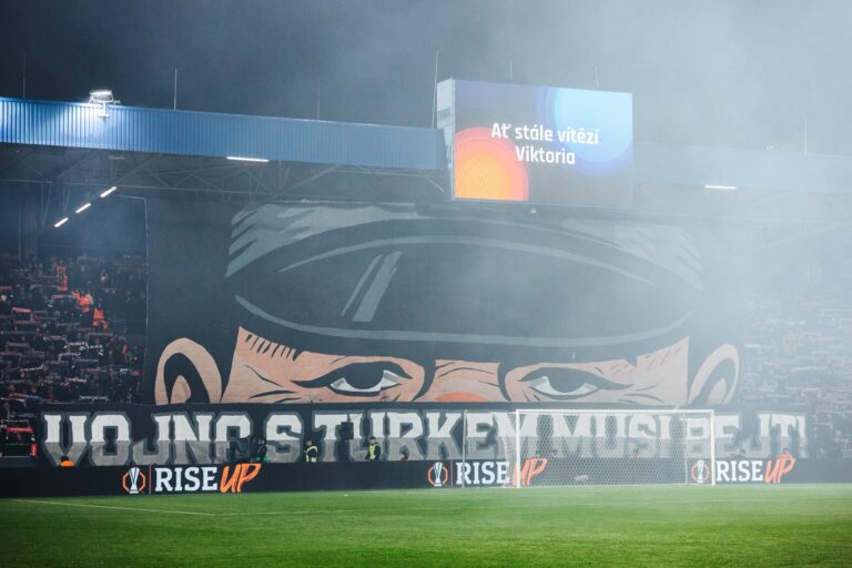 Švejk vs. UEFA: Když literatura narazí na fotbalovou diplomacii