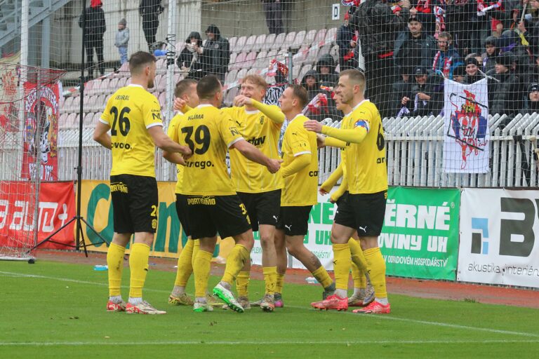 Pražská “S” padla, Brno slaví! Zbrojovka i Artis drtí soupeře a sní o prvoligovém derby