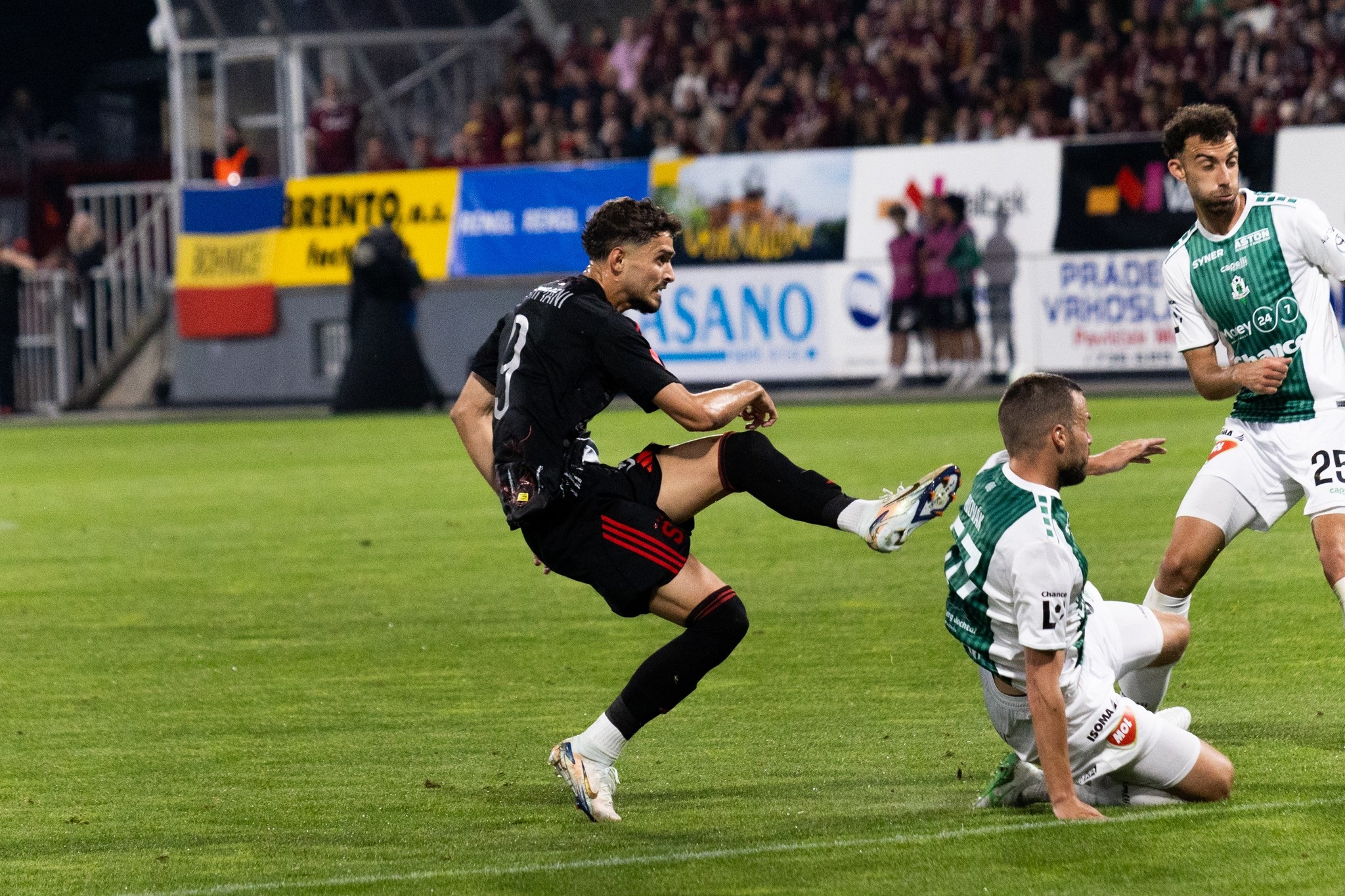 Současní i bývalí Sparťané mohou reprezentaci připravit o Mistrovství světa