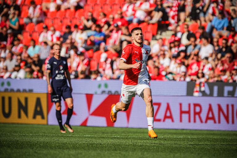 Slavné „rohlíky“ se vrací: Jurásek může být řešením levé strany Slavie