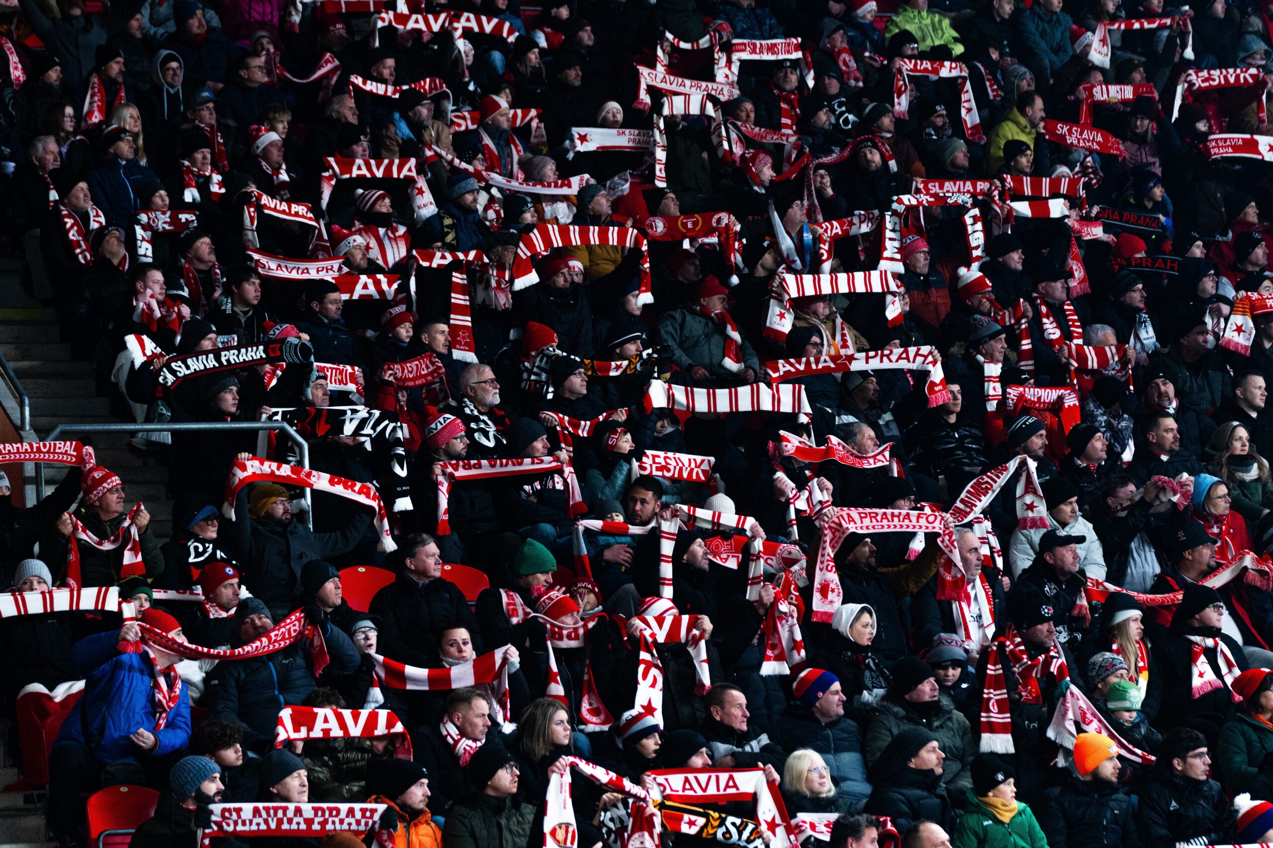 Bojkot fandění v zápase Slavie s Mladou Boleslaví. Většina fanoušků s ním nesouhlasí, někteří to dali najevo i v zápase